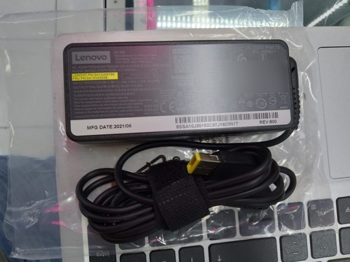 Cargador Original Lenovo Rectangular Amarillo 65w Con Cable 
