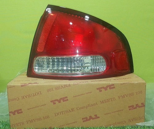 Mica Trasera Nissan Sentra B15 2001-2002-2003 Foto 4