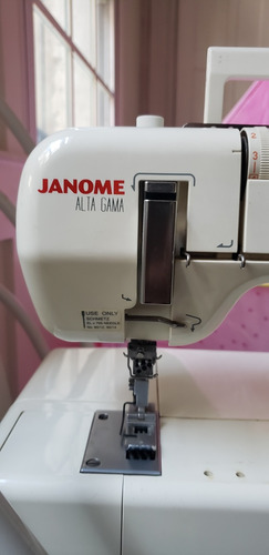 Collareta Janome Modelo 1000xp Muy Poco Uso