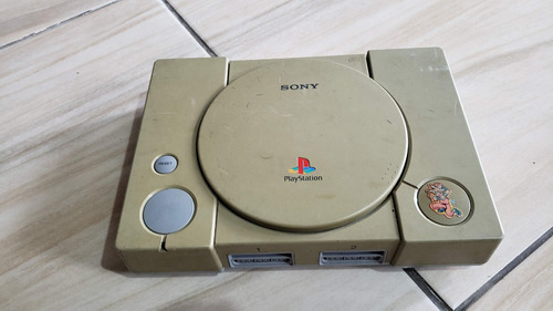 Playstation 1 Fat Só O Aparelho Sem Nada. Ta Com Defeito, Liga Sem Imagem. 155. N1