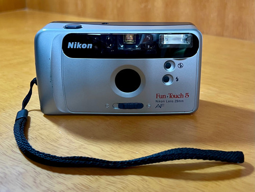 Câmera Compacta Nikon Fun Touch