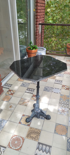 Mesa Jardín / Balcón, Pie Fundición Tapa Granito Brasil