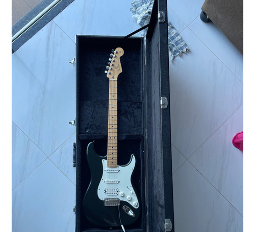 Guitarra Fender Stratocaster Player Series Hss + Hard Case