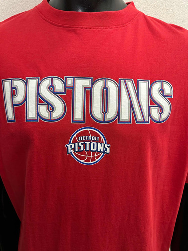 Remera De Algodón Nba Detroit Pistons Talle Large