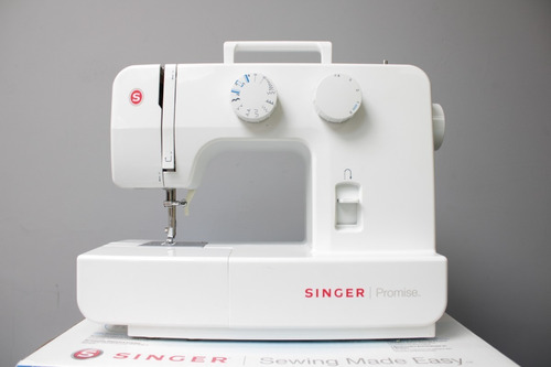 Máquina De Coser Recta Singer Promise 1409 Portable Blanca