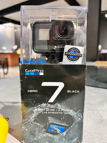 Câmera Gopro Hero7 4k Chdhx-701 Ntsc/pal Black + Acessorios