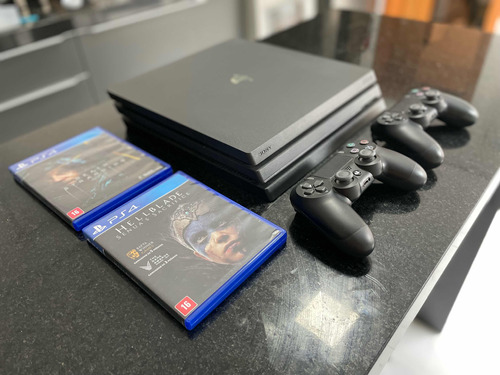 Sony Playstation 4 Pro(único 4k) 1tb Com 2 Controles +jogo