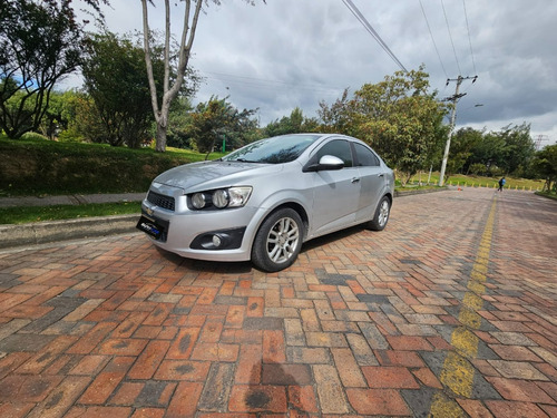 Chevrolet Sonic Lt 1.6 At 2013