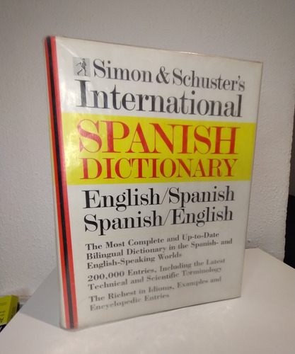 International Spanish Dictionary Simon & Schuster's