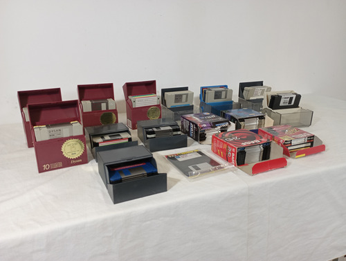Lote De 155 Diskettes Floppy 3 1/2 Para Tus Proyectos De Res
