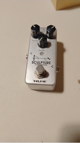 Pedal Compressor Nux Sculpture 