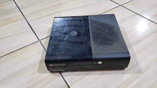 Xbox 360 Super Slim Só O Aparelho E Bloqueado Sem Nada. Funcionando 100%