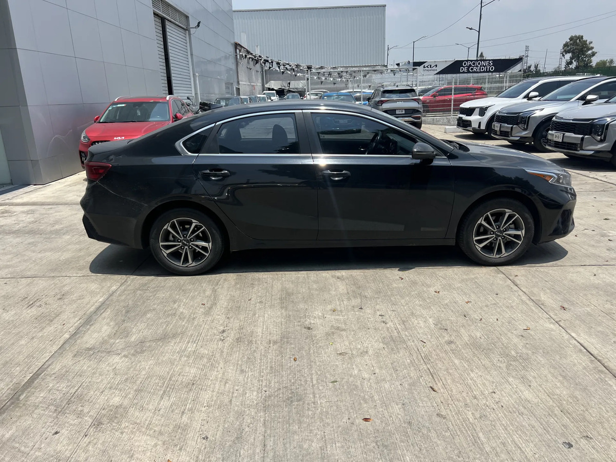 Kia Forte 2022 - Imagen 6