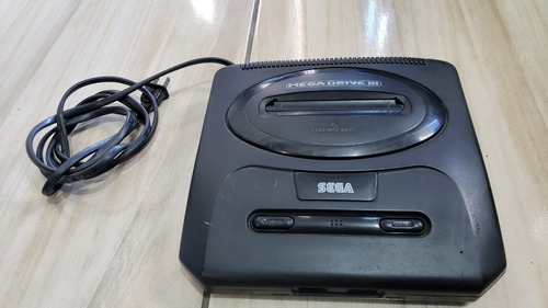 Mega Drive 3 Sem Entrada De Sega Cd Só O Aparelho Funcionando. L7