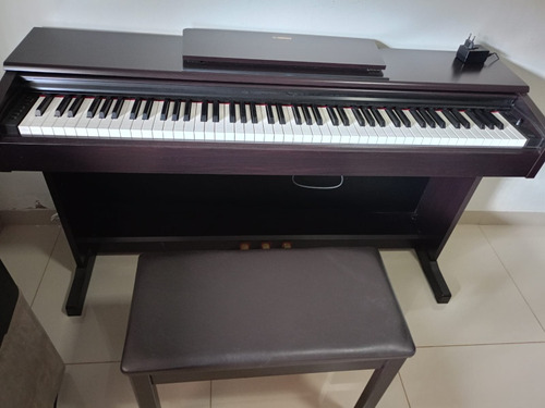 Piano Yamaha Arius Ydp-144 