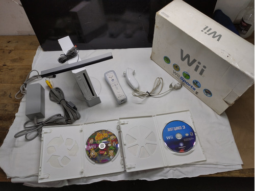 Console Nintendo Wii Branco Completo Acompanha 2 Jogos Orig.