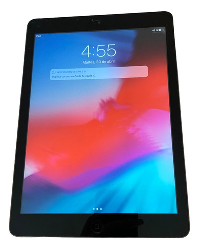 iPad  Apple   A1474 9.7  16gb Space Gray
