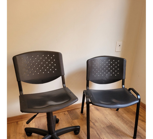 2 Cadeiras De Escritório Usadas Em Boas Condições