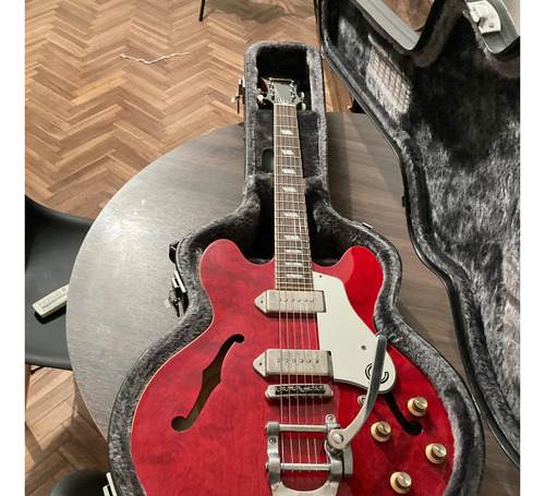 Guitarra EpiPhone Casino Cherry Con Bigsby Y Estuche Rígido