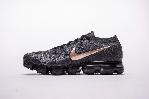 Nike Air Vapormax Flyknit 2.0 Explorer Dark Leia A Descrição