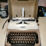 Maquina De Escribir Antigua Triumph Norm Año 1956