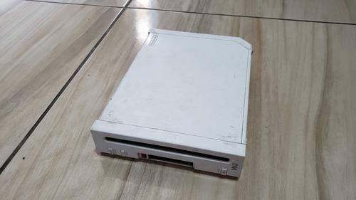 Nintendo Wii Branco Só O Aparelho Sem Nada!  Aparelho Liga, Mas Sem Imagem! A1