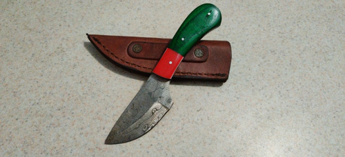 Cuchillo Artesanal Caza 16cm - Acero Damasco / Hecho A Mano 