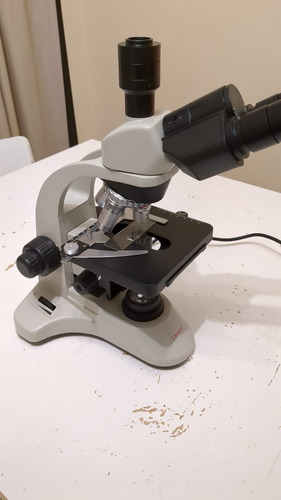 Microscopio Trinocular Modelo Xsp-73