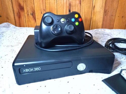 Microsoft Xbox 360 Slim Con Detalles