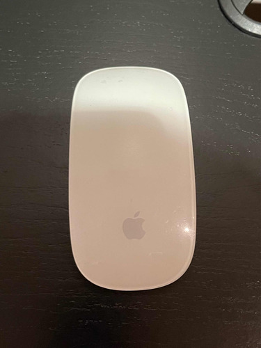 Apple Magic Mouse Con Detalle