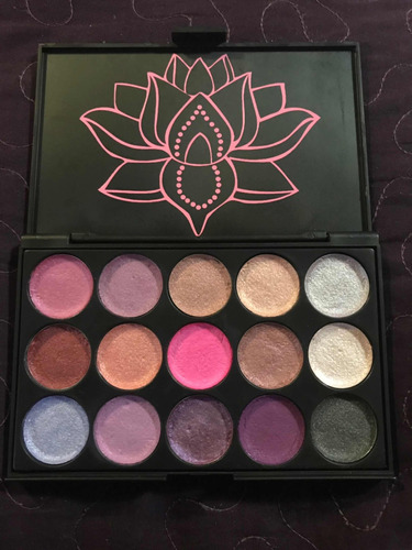 Paleta De Sombras Tono Rosas Y Morados , Maquillaje Orgánico