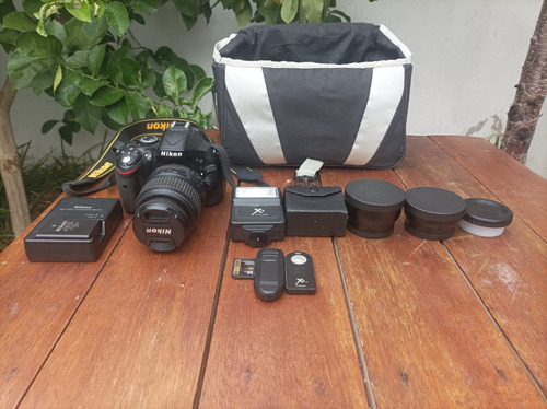 Camara Nikon D5200 + Lente 18-55mm + Acccesorios
