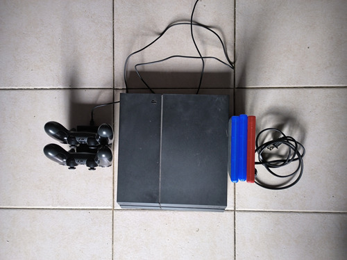 Playstation 4 500gb + 2 Joysticks Originales C/ Hub Cargador