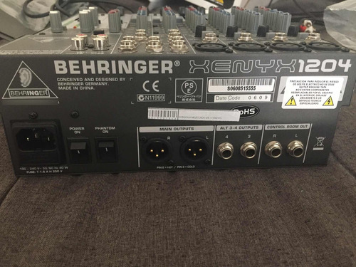 Consola Behringer Xenyx 1204