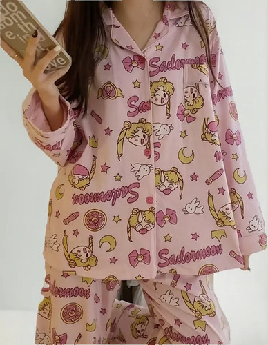 Pijama Japonés En El Lindo Anime De Sailor Moon