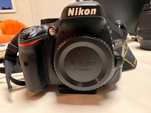 Nikon D5200 Slr Con Lente Nikon