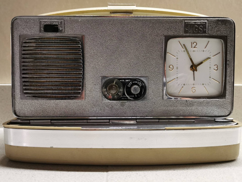 Radio Reloj Vintage Mgs. Leer Descripción. 