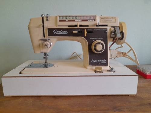 Máquina De Coser Godeco Supermatic 3003 