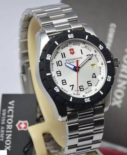 Reloj Victorinox Maverick Modelo 241677