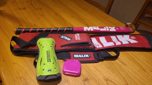 Kit Hockey Sobre Césped. Malik Bolso+palo+canilleras 