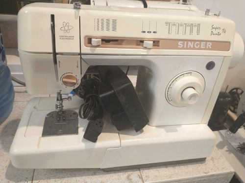 Máquina De Coser Singer