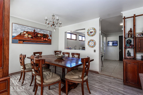 Luminosa Casa Venta De 3 Dorm. Y Salar Estar En Lo Barnechea - Imagen 4