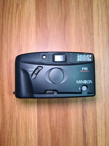 Câmera Fotográfica Minolta F10 Focus Free