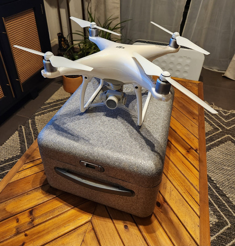 Dji Phantom 4 + 2 Baterias + Bolso