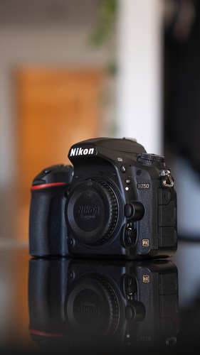  Nikon D750 Usada Con Baterías
