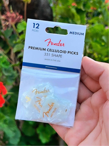 Uñetas De Guitarra Fender Originales Médium Perla Pack De 12