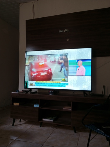 Tv Smart 58 Polegadas Marca Hq, Controle Remoto E Base 