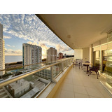 Departamento En Venta De 2 Dormitorios En Torre Season, Punta Del Este