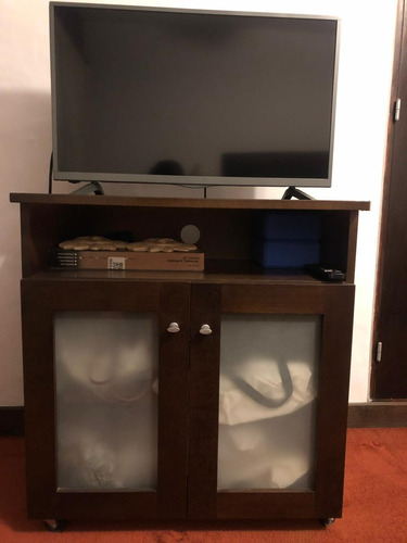 Mesa Para Tv De Madera Con Dos Puertas De Vidrio Esmerilado