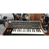 Syntetizador Moog  Sub 37